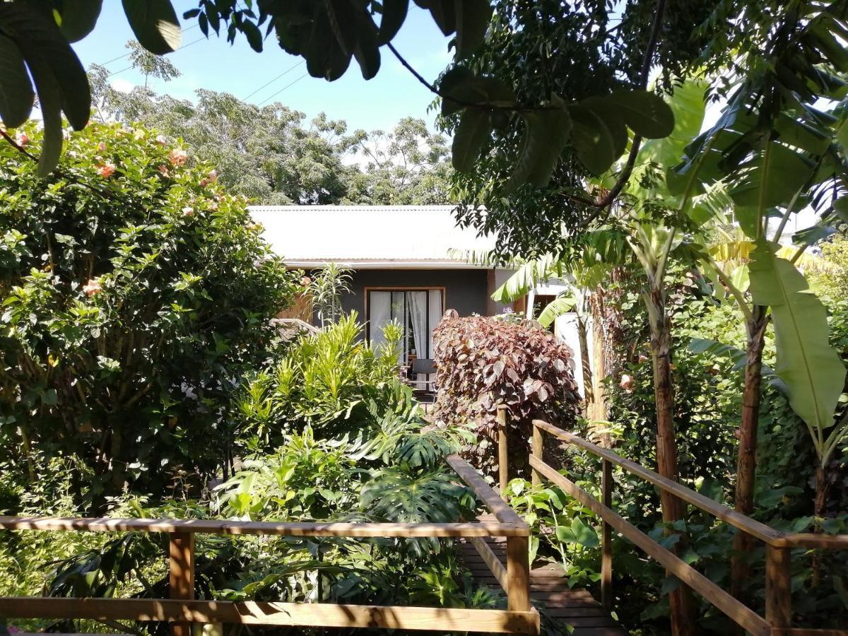 Tuava Lodge Hanga Roa Exterior foto