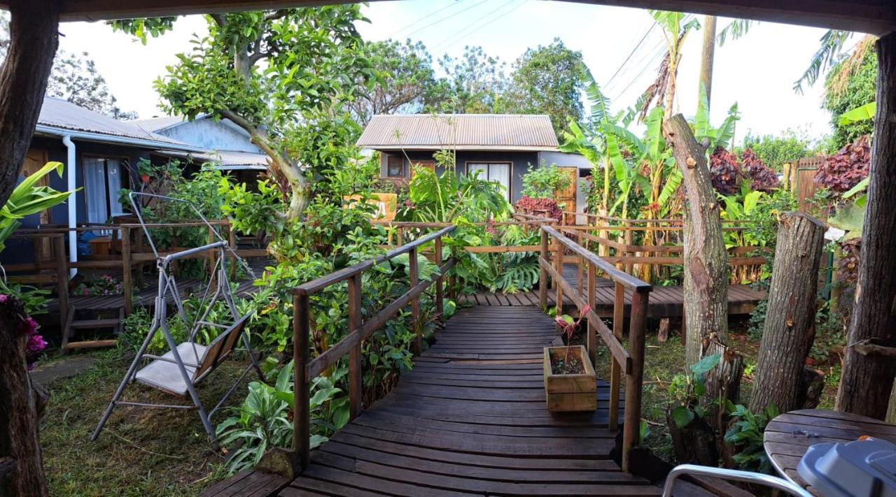 Tuava Lodge Hanga Roa Exterior foto